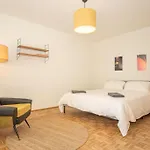 Modern 2-Bedroom Apartment In City Centre
