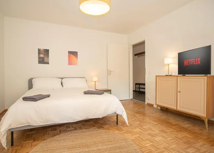 Modern 2-Bedroom Apartment In City Centre